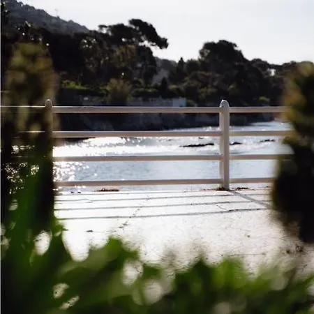 Lägenhet Studio Les Pieds Dans L'eau Et Immense Jardin *